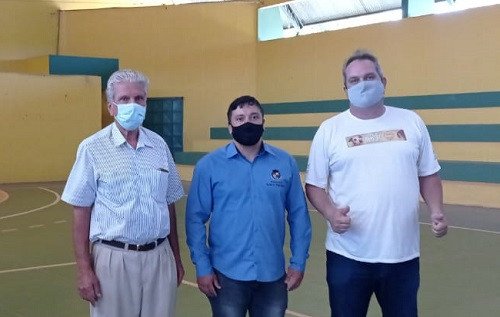 Prefeito visita Escola Cívico Militar pretendendo trazer o projeto para Além Paraíba