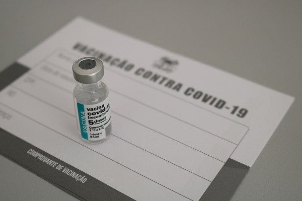 Segundas doses da vacina contra COVID começa a ser aplicada nos que tomaram a primeira em maio