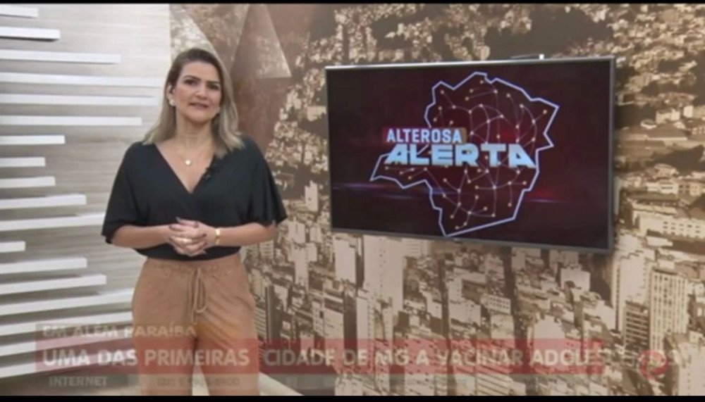 Além Paraíba é a primeira cidade a vacinar adolescentes em Minas Gerais, afirma TV Alterosa. Cerca de 1.250 jovens foram imunizados