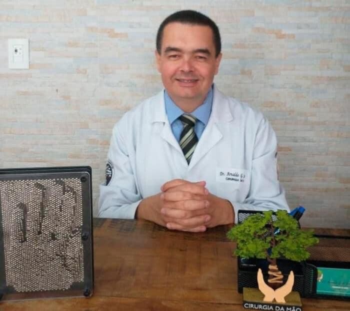 Dr. Arnaldo de Jesus Filho: O mago da cirurgia de mãos