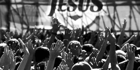 Mulher de 55 anos que não teria tomado a vacina por orientação da seita religiosa foi intubada e pode ter contaminado o neto de 6 anos. Que vergonha