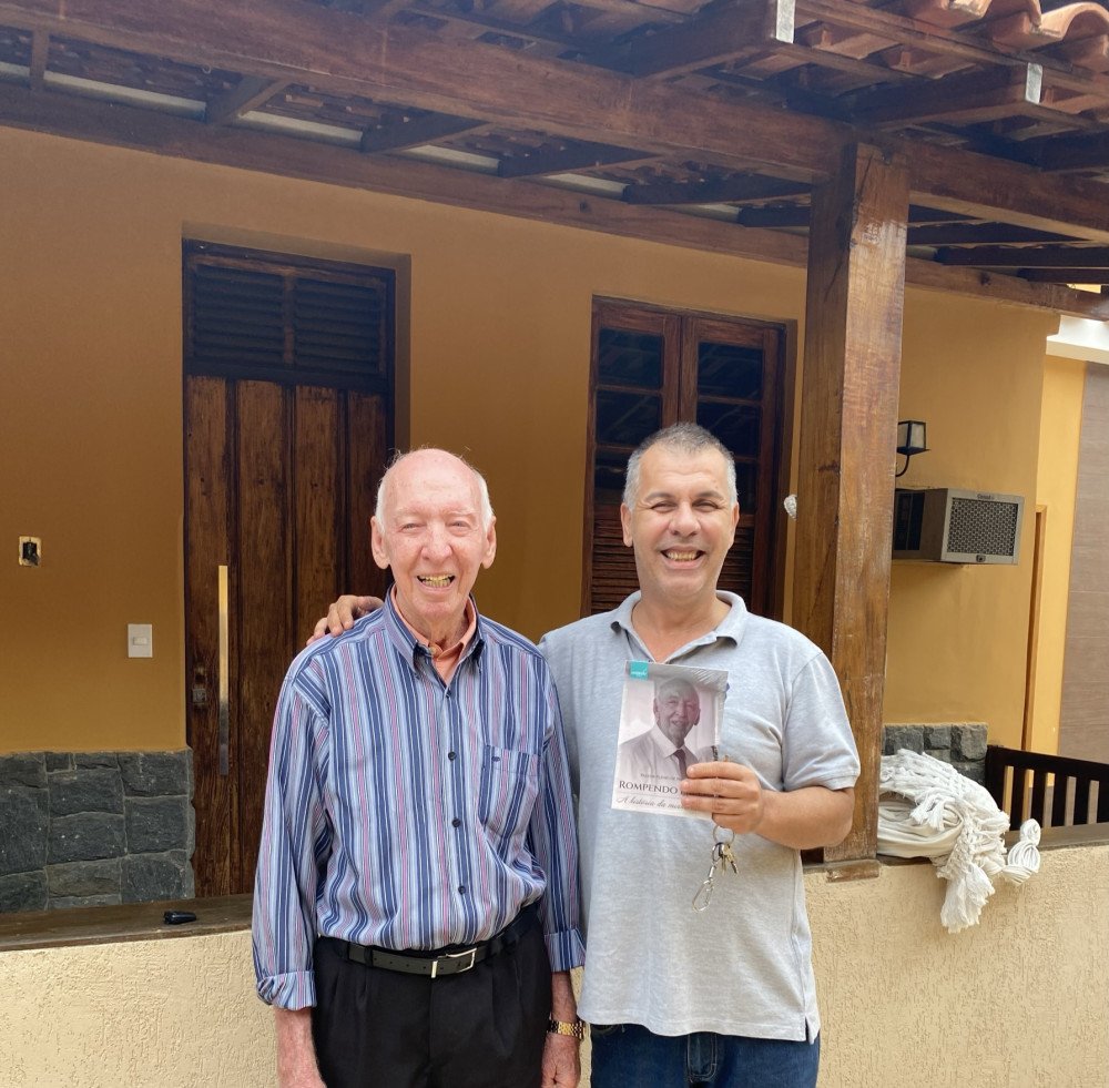 Pastor Plínio, referência na religião Evangélica, lançou livro com autobiografia de seus 46 anos de ministério pastoral